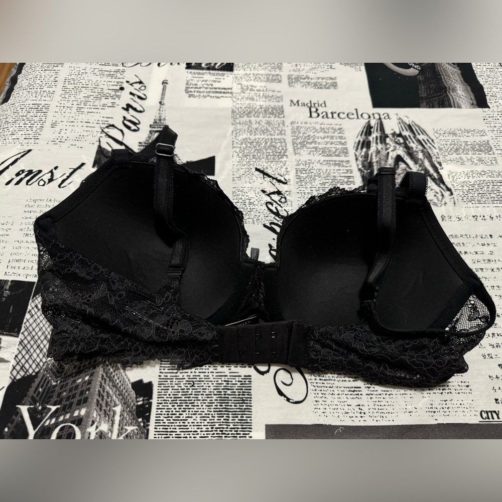 VS Dream Angels Demi 34DD in black - Picture 2 of 3